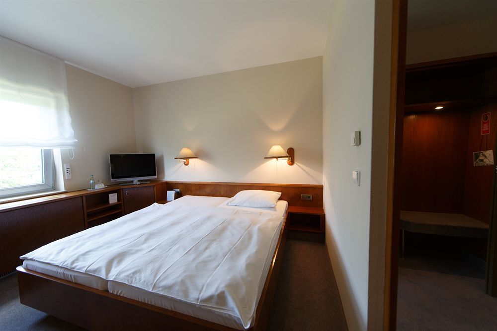 Seehotel Ketsch Schwetzingen Extérieur photo
